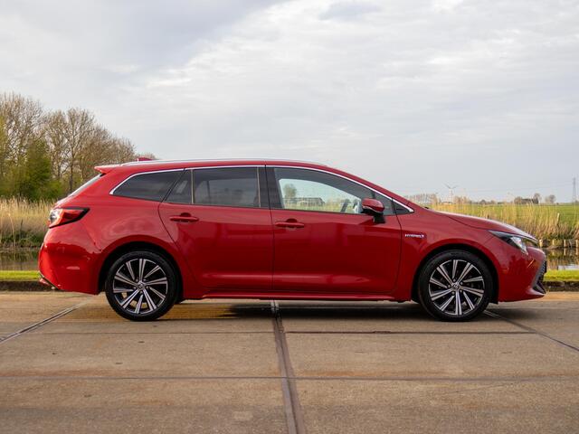 Toyota COROLLA Touring Sports 1.8 Hybrid Business Plus LED Stoelverwarming 17"