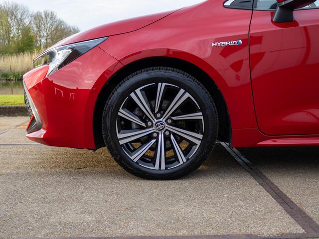 Toyota COROLLA Touring Sports 1.8 Hybrid Business Plus LED Stoelverwarming 17"