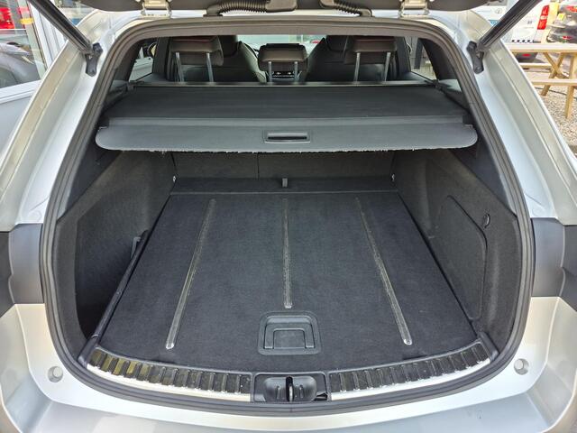 Toyota COROLLA Touring Sports 2.0 Hybrid Executive JBL | Navigatie | Apple CarPlay/Android auto | Achteruitrijcamera | Elektrische achterklep