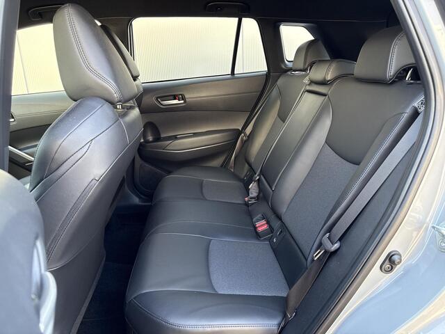 Toyota COROLLA Cross 2.0 High Power Hybrid First Edition **DODEHOEK DETECTIE/ STOELVERWARMING/ KEYLESS**