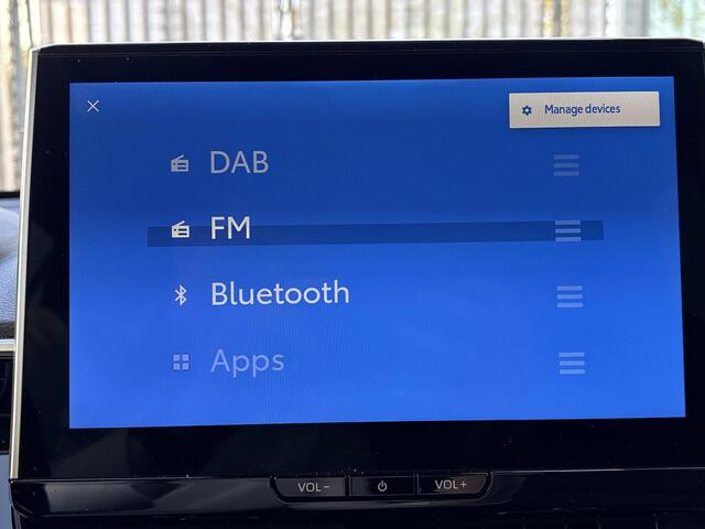 Toyota COROLLA Cross 2.0 High Power Hybrid First Edition **DODEHOEK DETECTIE/ STOELVERWARMING/ KEYLESS**