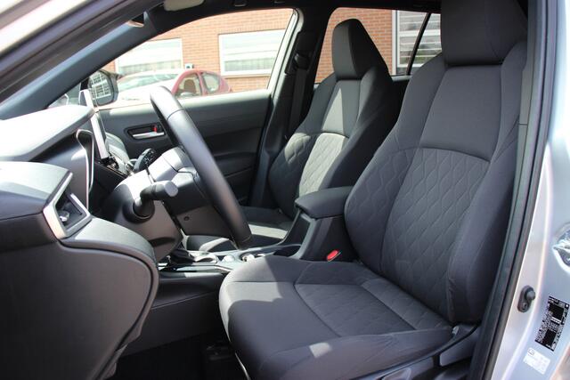 Toyota COROLLA Cross 2.0 Style Hybrid 200 | Elektrische klep | Draadloze lader | Parkeersensoren voor |