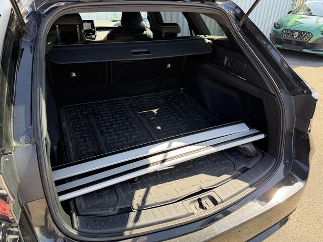 Toyota COROLLA Touring Sports 1.8 Hybrid Business Plus | Trekhaak | LED | Keyless | Climate Control | Cruise Control | Lichtmetalen velgen 17" | Apple Carplay/Android Auto