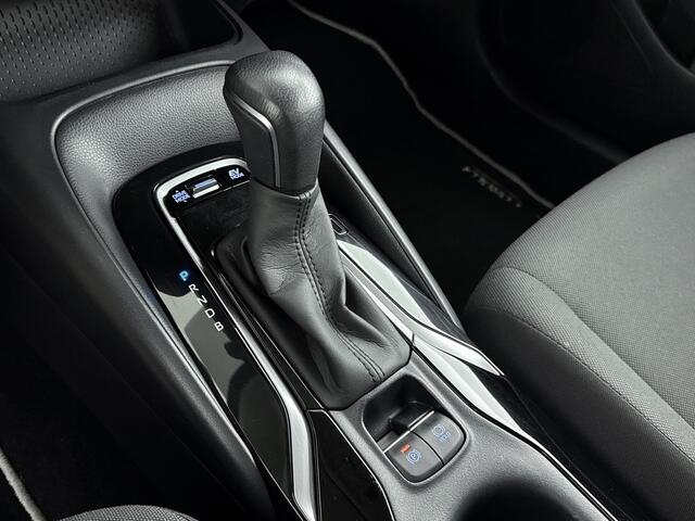 Toyota COROLLA Sedan 1.8 Hybrid Active | NL-Auto | Apple Carplay/Android Auto | Parkeercamera | Onderweg-naar-dealer