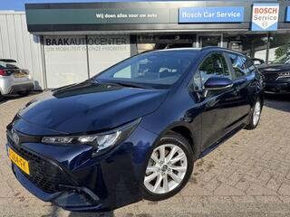 toyota-corolla-touring-sports-hybri