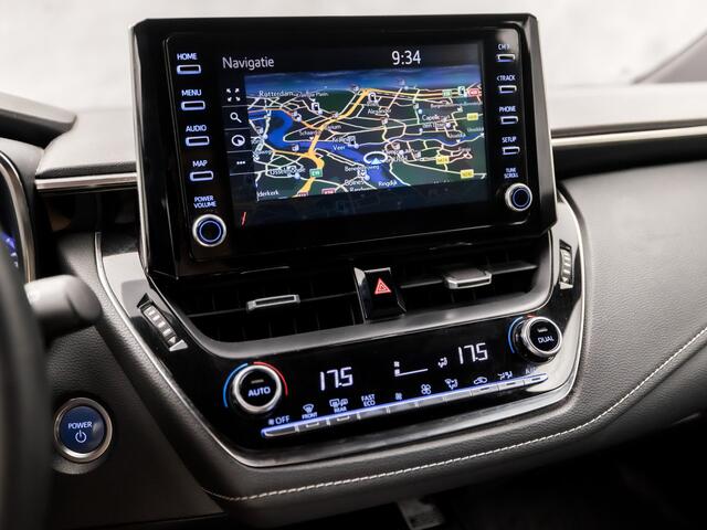 Toyota COROLLA 1.8 Hybrid Sport Automaat (NAVIGATIE, LEDER, VIRTUAL COCKPIT, CAMERA, SPORTSTOELEN, GETINT GLAS, ADAPTIVE CRUISE, NIEUWE APK, NIEUWSTAAT)