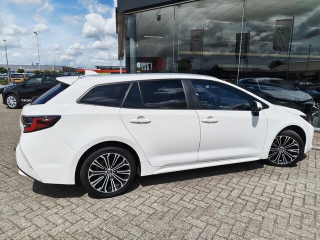 Toyota COROLLA Touring Sports 1.8 Hybrid Dynamic | Trekhaak | Stoelverwarming | Apple Carplay