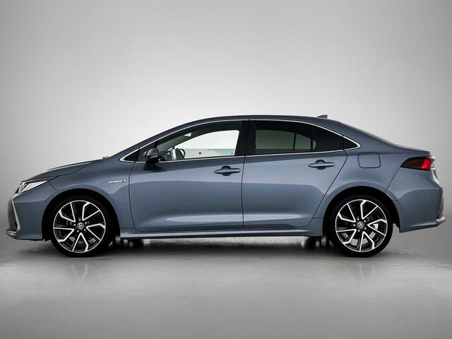 Toyota COROLLA 1.8 Hybrid Executive Sedan / Leder / Navigatie / Xenon / Pdc.V+A / Airco-ecc./ Radio multimedia / Apk 03-2027