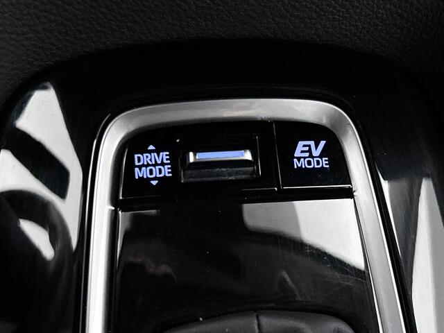 Toyota COROLLA 1.8 Hybrid Executive Sedan / Leder / Navigatie / Xenon / Pdc.V+A / Airco-ecc./ Radio multimedia / Apk 03-2027