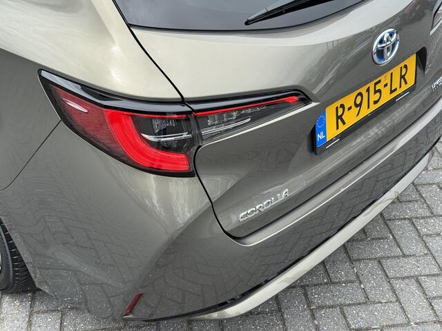 Toyota COROLLA Touring Sports 1.8 Hybrid Dynamic / Navigatie / All season banden / Stoelverwarming /