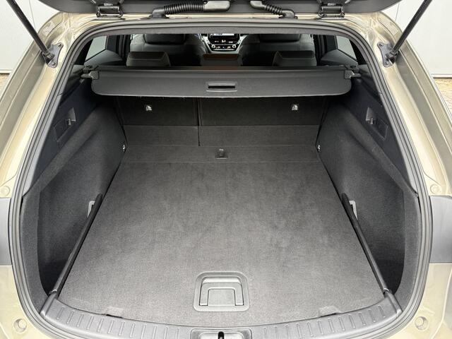 Toyota COROLLA Touring Sports 1.8 Hybrid Dynamic / Navigatie / All season banden / Stoelverwarming /