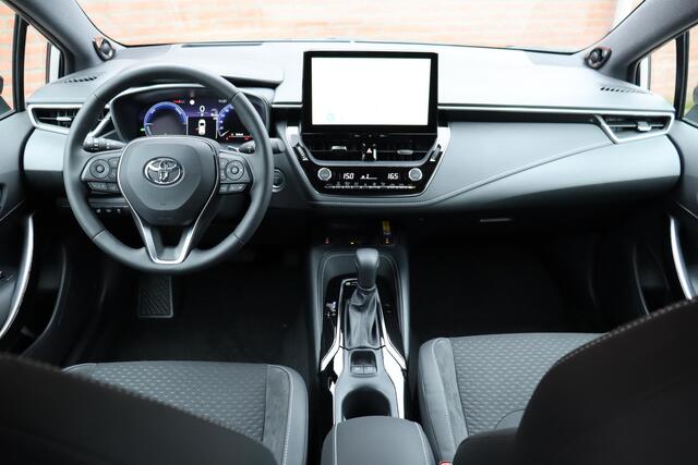 Toyota COROLLA Hybrid 180 Executive Nieuw en uit voorraad leverbaar met ¤ 6.000, - voordeel, inclusief trekhaak!! , Stoel & Stuurverwarming, Parkeersensoren voor en achter, Head Up Display,Nieuw en direct leverbaar!