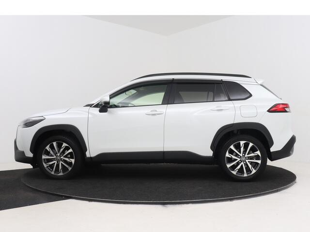 Toyota COROLLA Cross 2.0 High Power Hybrid First Edition | Dodehoekdetectie | Stoelverwarming | Elektrische achterklep | Trekhaak | Parkeersensoren voor+ achter | Adaptive Cruise Control | Apple Carplay/Android Auto |