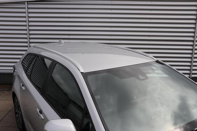 Toyota COROLLA Touring Sports 1.8 Hybrid Style, HUD, LM Velgen, Climate control, Cruise control, Lane assist!