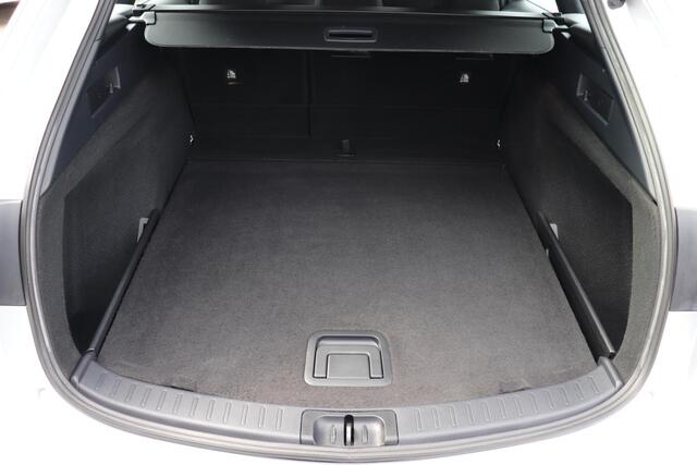 Toyota COROLLA Touring Sports 1.8 Hybrid Style, HUD, LM Velgen, Climate control, Cruise control, Lane assist!