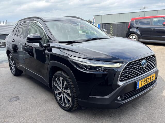 Toyota COROLLA Cross 2.0 High Power Hybrid First Edition Nieuw geleverd, 1e eign. Stoelverwarming, Dodehoekdetectie, Elek. achterklep, LMV, Navigatie, All-season banden, Parkeersensoren voor + achter