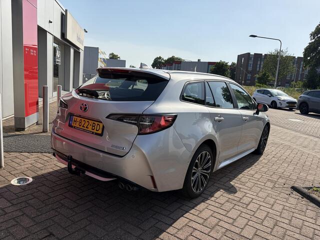 Toyota COROLLA Touring Sports 2.0 Hybrid Business Intro