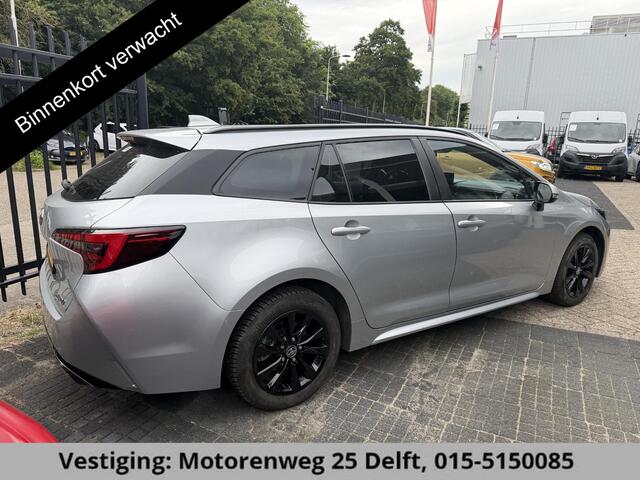 Toyota COROLLA Touring Sports 1.8 HYBRID 140PK SILVERLINE ACTIVE GARANTIE 2034 ! . NAVIGATIE . ADAPTIEVE CRUISE CONTROLE . ACHTERUITRIJ CAMERA .