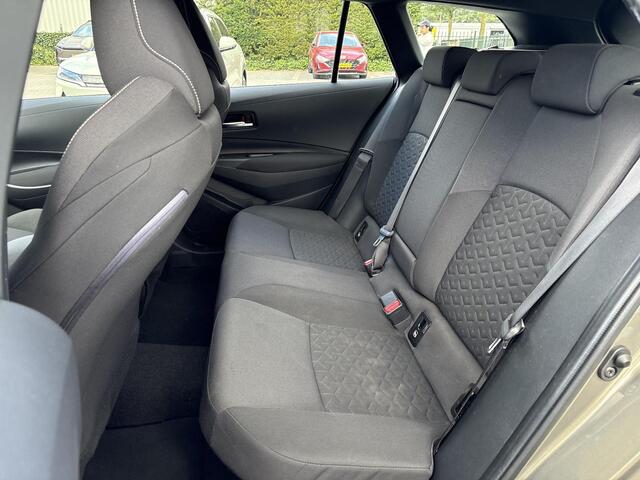 Toyota COROLLA Touring Sports 1.8 Hybrid First Edition **ADAPTIEF CRUISE CONTROL/ NAVIGATIE/ PARKEERCAMERA**