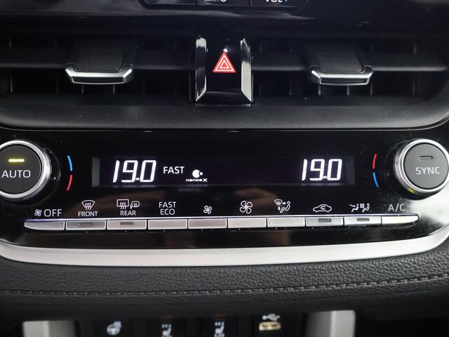 Toyota COROLLA Cross 2.0 High Power Hybrid Launch Edition | BTW voertuig | JBL | 360 Camera | Elektrisch verstelbare stoel | Lederen bekleding | Stoel+stuurverwarming | Parkeersensoren voor+achter met assistent | Elektrische achterklep |