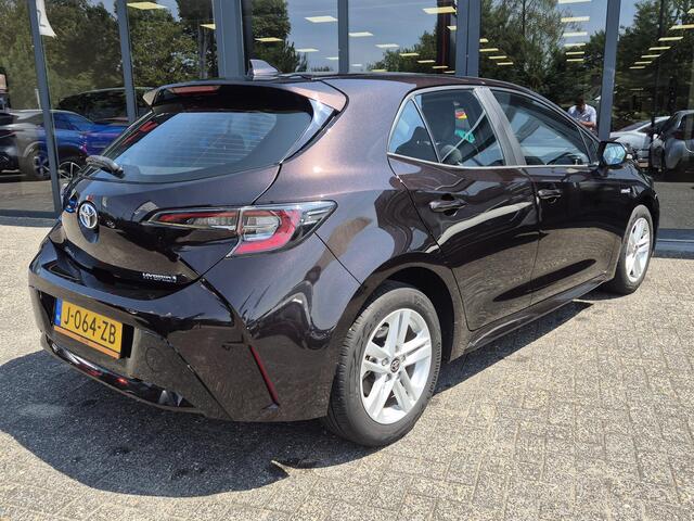 Toyota COROLLA 1.8 Hybrid Business | Navigatie | Dealer onderhouden |