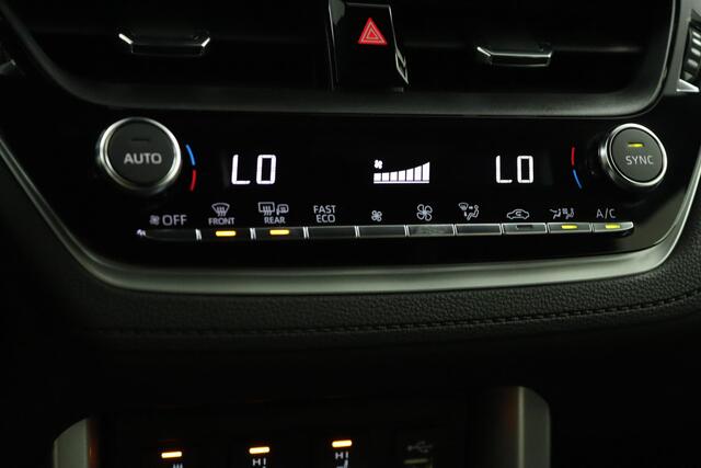 Toyota COROLLA Cross Hybrid 200 Dynamic | Adaptive Cruise Control | Achteruitrijcamera | Apple Carplay | Android Auto | Stuurverwarming | Stoelverwarming |