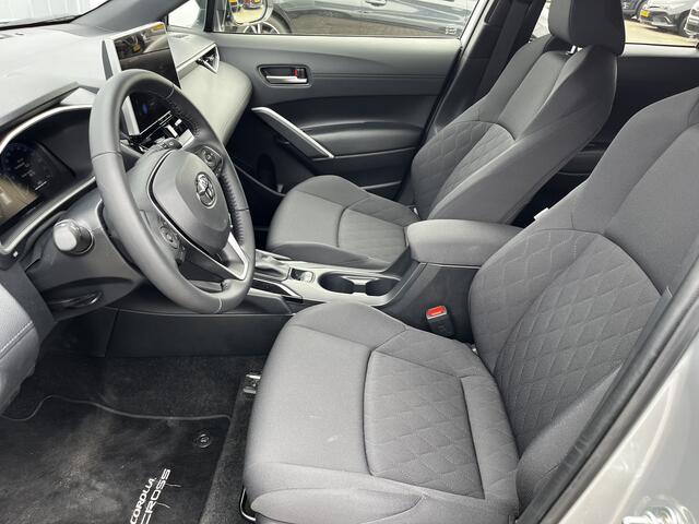 Toyota COROLLA Cross Hybrid 140 Style NL Auto Dealer Onderhouden Parkeer en Dodehoek sensoren Navi Carplay Clima Cruise