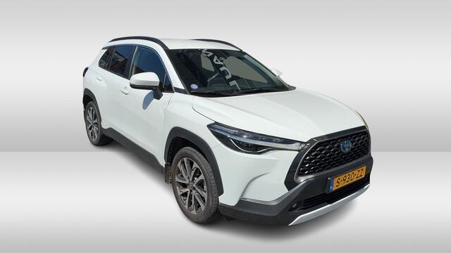 Toyota COROLLA Cross 2.0 High Power Hybrid First Edition / Camera / Half leder / CarPlay / Keyless / 18'' / Sfeerverlichting / Stoelverwarming / Dodehoek / DAB / ACC