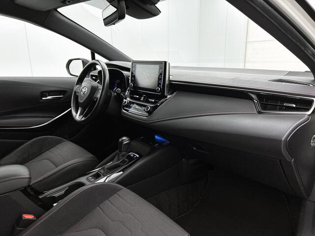 Toyota COROLLA Touring Sports 1.8 Hybrid Executive Bi-Tone | Dealer onderhouden | Head-Up display | Dodehoek detectie | Parkeersensoren voor+achter met assistent | elektrische achterklep | Stoelverwarming | Draadloze telefoonlader |