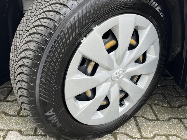 Toyota COROLLA 1.8 Hybrid Comfort All Season Banden