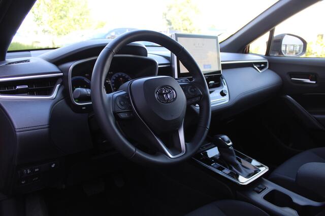 Toyota COROLLA Cross Hybrid 140 Dynamic | Rijklaar | Blind Spot | Elek.achterklep | Stoel-/Stuurverwarming | PDC | Navi | LED | Camera