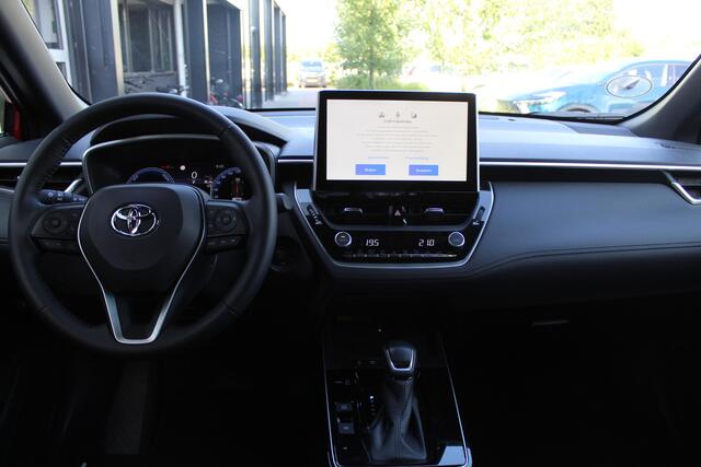 Toyota COROLLA Cross Hybrid 140 Dynamic | Rijklaar | Blind Spot | Elek.achterklep | Stoel-/Stuurverwarming | PDC | Navi | LED | Camera