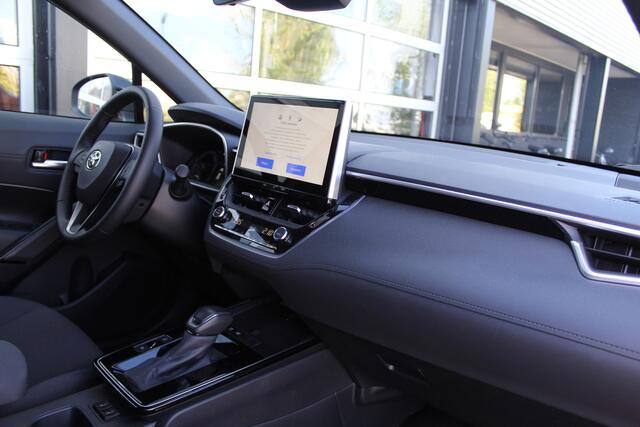 Toyota COROLLA Cross Hybrid 140 Dynamic | Rijklaar | Blind Spot | Elek.achterklep | Stoel-/Stuurverwarming | PDC | Navi | LED | Camera