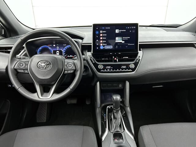 Toyota COROLLA Cross Hybrid 140 Style | BTW voertuig | Dodehoek detectie | Parkeersensoren voor+achter | Elektrische achterklep | Navigatie | Apple CarPlay/Android Auto | Cruise Control Adaptive | Achteruitrijcamera |
