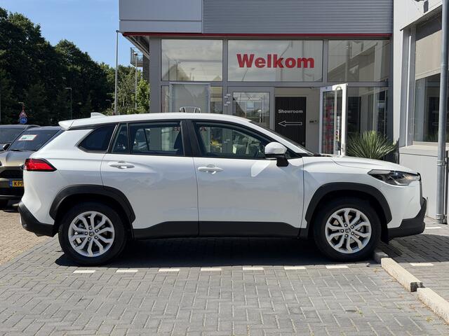 Toyota COROLLA Cross 2.0 High Power Hybrid | GEEN AFLEVERKOSTEN | Bearlock, Trekhaak, Voorstoelen verwarmd