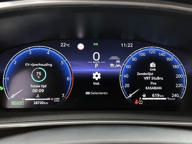 Toyota COROLLA Touring Sports Hybrid 140 Dynamic | NL dealeronderhouden | Special Deal | Parkeersensoren voor+achter | Stoelverwarming | Draadloze telefoonlader | Apple CarPlay/Android Auto | Cruise Control Adaptive |