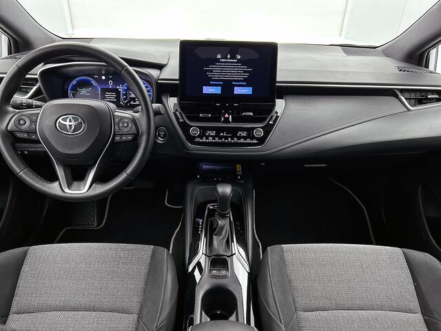 Toyota COROLLA Touring Sports Hybrid 140 Dynamic | NL dealeronderhouden | Special Deal | Parkeersensoren voor+achter | Stoelverwarming | Draadloze telefoonlader | Apple CarPlay/Android Auto | Cruise Control Adaptive |