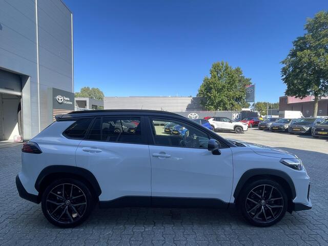 Toyota COROLLA Cross Hybrid 180 GR Sport Panodak trekhaak afneembaar