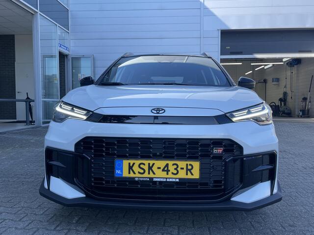 Toyota COROLLA Cross Hybrid 180 GR Sport Panodak trekhaak afneembaar
