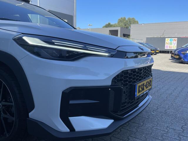 Toyota COROLLA Cross Hybrid 180 GR Sport Panodak trekhaak afneembaar