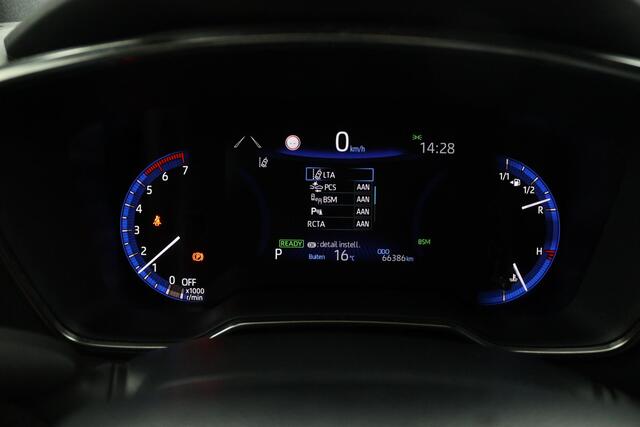Toyota COROLLA Touring Sports 1.8 Hybrid First Edition | Parkeersensoren | Stuur en Stoelverwarming | Dodehoekdetectie | |