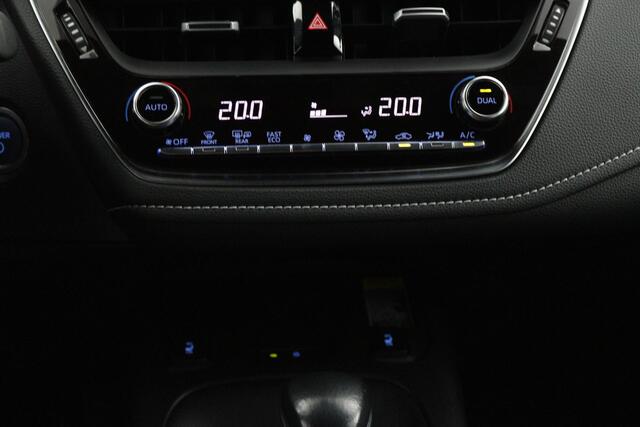 Toyota COROLLA Touring Sports 1.8 Hybrid First Edition | Parkeersensoren | Stuur en Stoelverwarming | Dodehoekdetectie | |