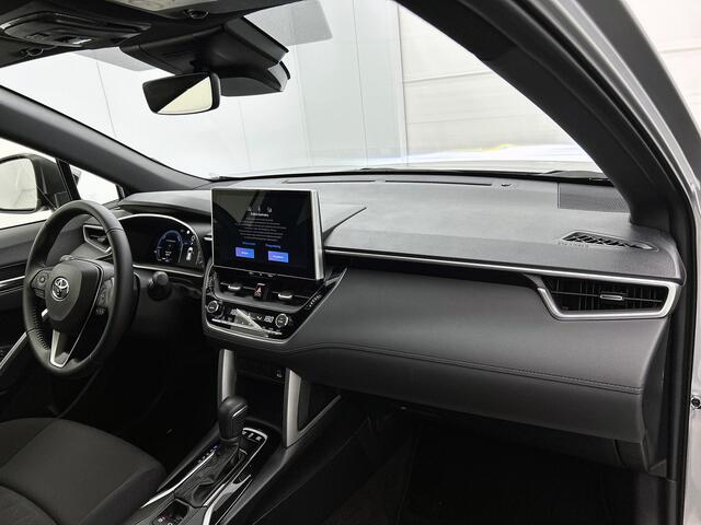 Toyota COROLLA Cross Hybrid 140 Style | BTW Voertuig | Dodehoek detectie | Parkeersensoren voor+achter | Elektrische Achterklep | Draadloze telefoonlader | Navigatie | Apple CarPlay/Android Auto | Cruise Control Adaptive |