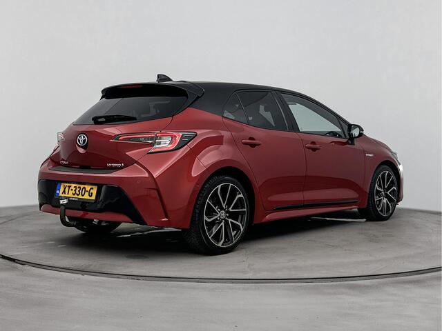 Toyota COROLLA 1.8 Hybrid Executive | Parkeersensoren V+A | Blindspot | Trekhaak |