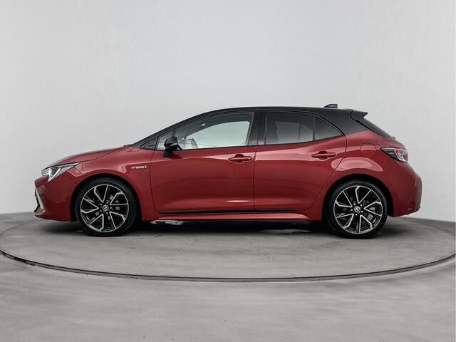 Toyota COROLLA 1.8 Hybrid Executive | Parkeersensoren V+A | Blindspot | Trekhaak |