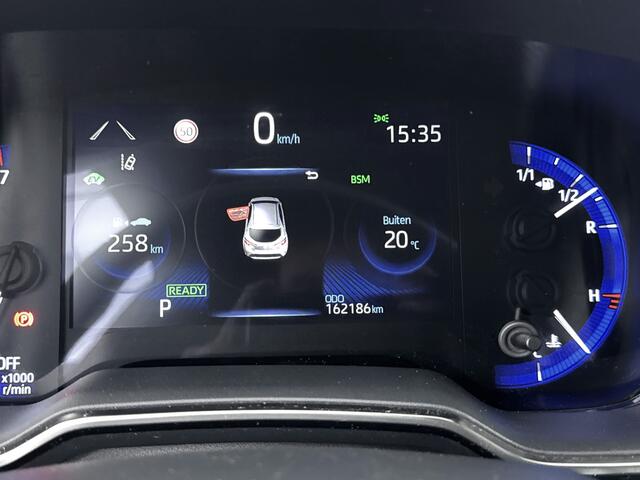 Toyota COROLLA 1.8 Hybrid Executive | Parkeersensoren V+A | Blindspot | Trekhaak |