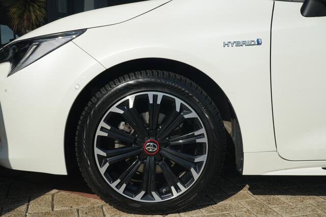 Toyota COROLLA Touring Sports 1.8 Hybrid GR-Sport 122pk Navigatie/Stoelverwarming/Camera