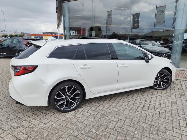 Toyota COROLLA Touring Sports 2.0 Hybrid Executive | Schuif-Kanteldak | JBL | Navi | Sensoren v/a