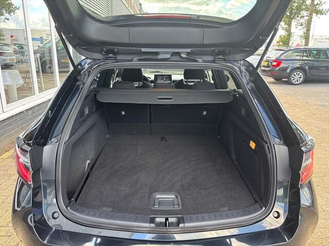 Toyota COROLLA Touring Sports 2.0 Hybrid Business Plus | Stoelverwarming | Achterruitrij Camera | Lane Assist | Bluetooth