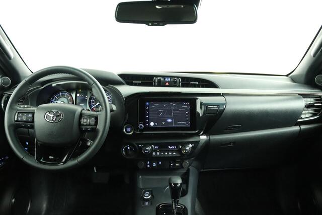 Toyota HI-LUX HiLux 2.8 D-4D Double Cab Hybrid Invincible | Adaptive Cruise Control | Automaat | Navigatie | Parkeersensoren | Achteruitrijcamera | Lederen bekleding | Apple Carplay | Android Auto |